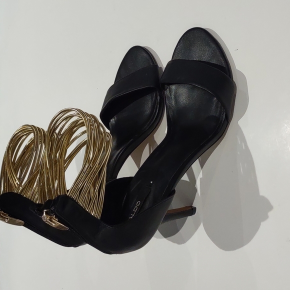 Beautiful genuine leather sandals by Aldo